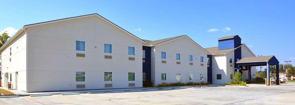 Americas Best Value Inn & Suites-Prairieville Exterior photo